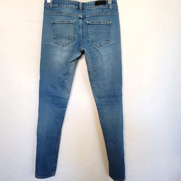 Celebrity Pink Size Skinny Jeans Medium Wash Mid Rise Size 7 - Picture 2 of 5